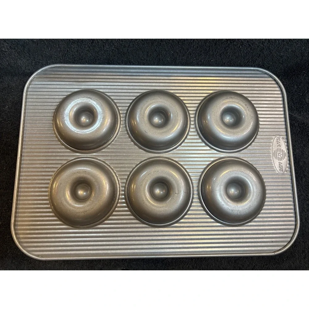 USA Pan 6 Well Nonstick Donut Pan Aluminized Steel Bakeware Silver 1250ST